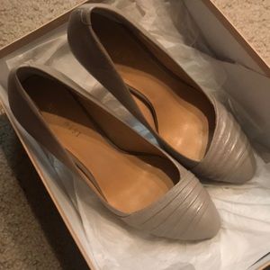 Nine West nude heels size 6